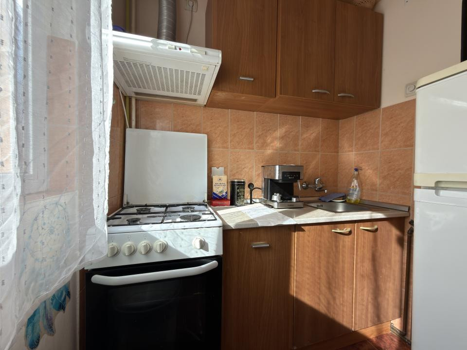 Apartament 1 camera, 25mp utili, etaj 3, centrala - Parc Padurice