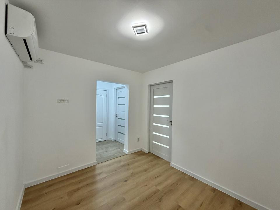Apartament 2 camere, renovat complet, etaj 9/10, zona Dambovita 