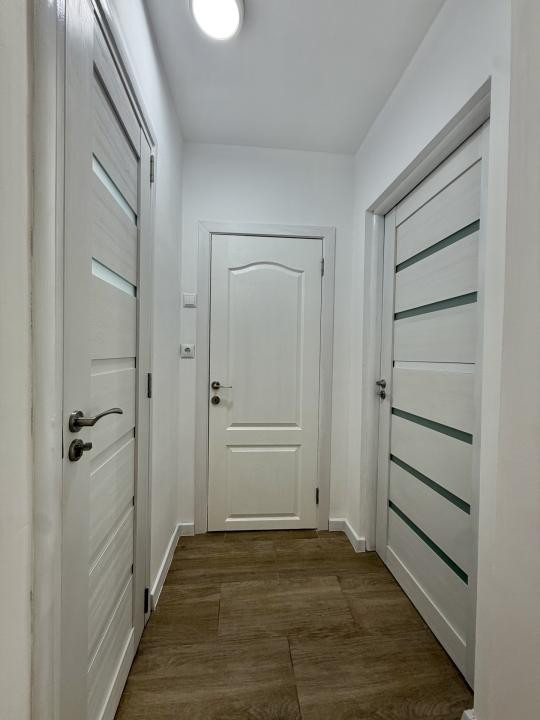 Apartament 2 camere, renovat complet, etaj 9/10, zona Dambovita 