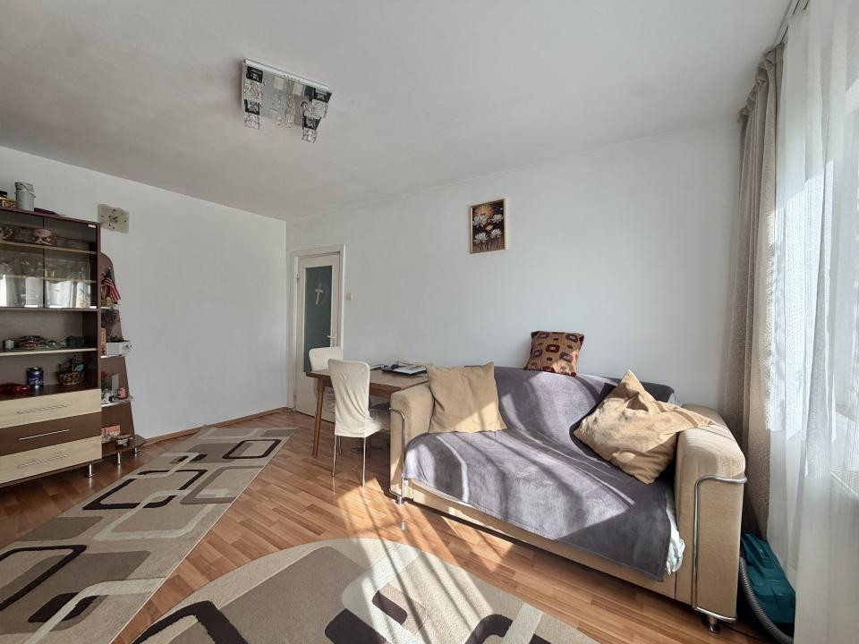 Apartament 2 camere, mobilat, etaj 3, zona Dambovita 