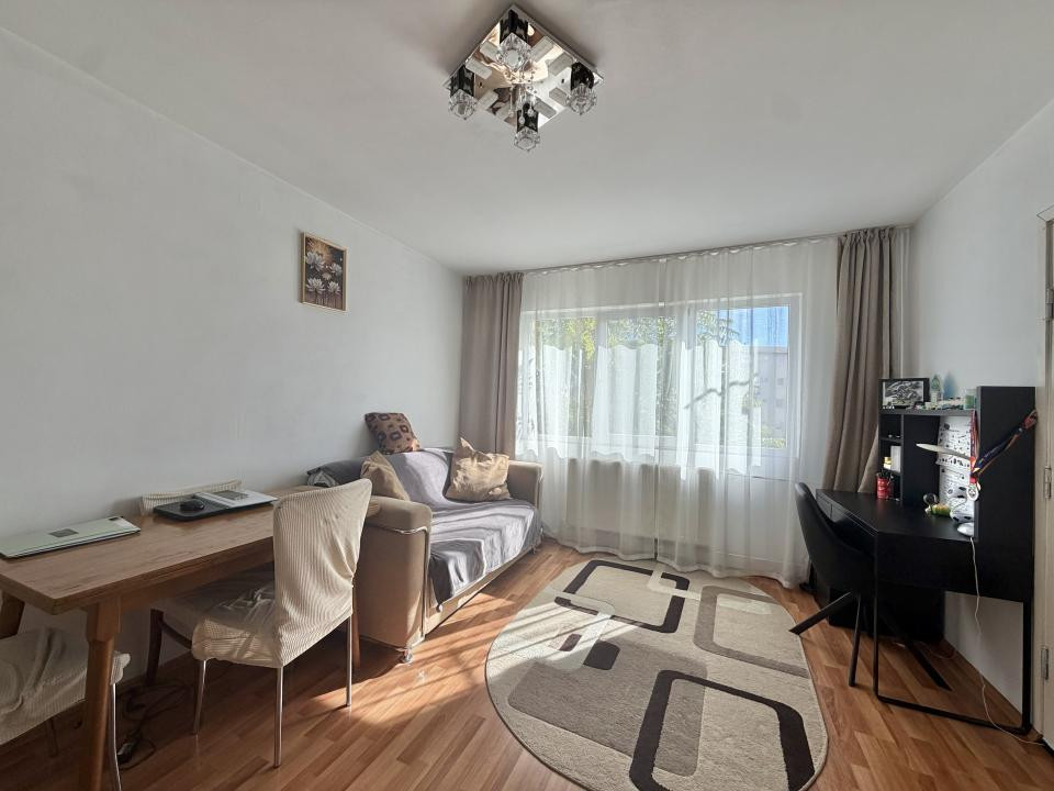 Apartament 2 camere, mobilat, etaj 3, zona Dambovita 