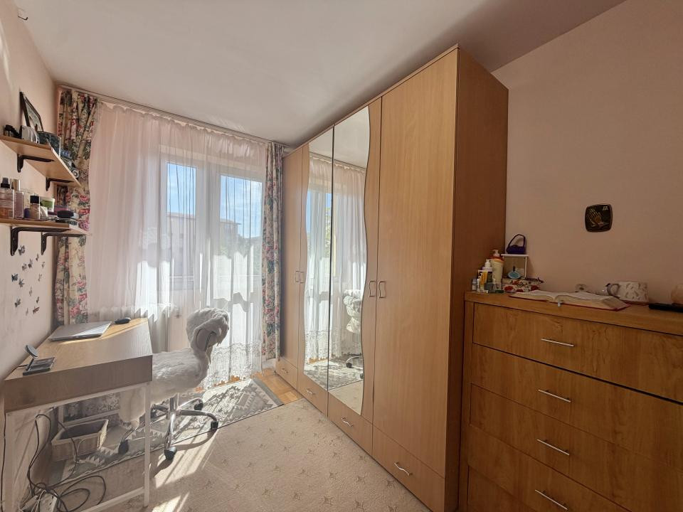 Apartament 2 camere, mobilat, etaj 3, zona Dambovita 