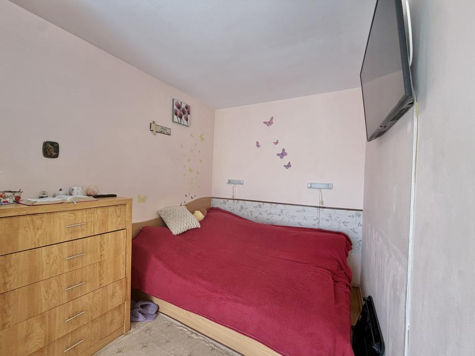 Apartament 2 camere, mobilat, etaj 3, zona Dambovita 