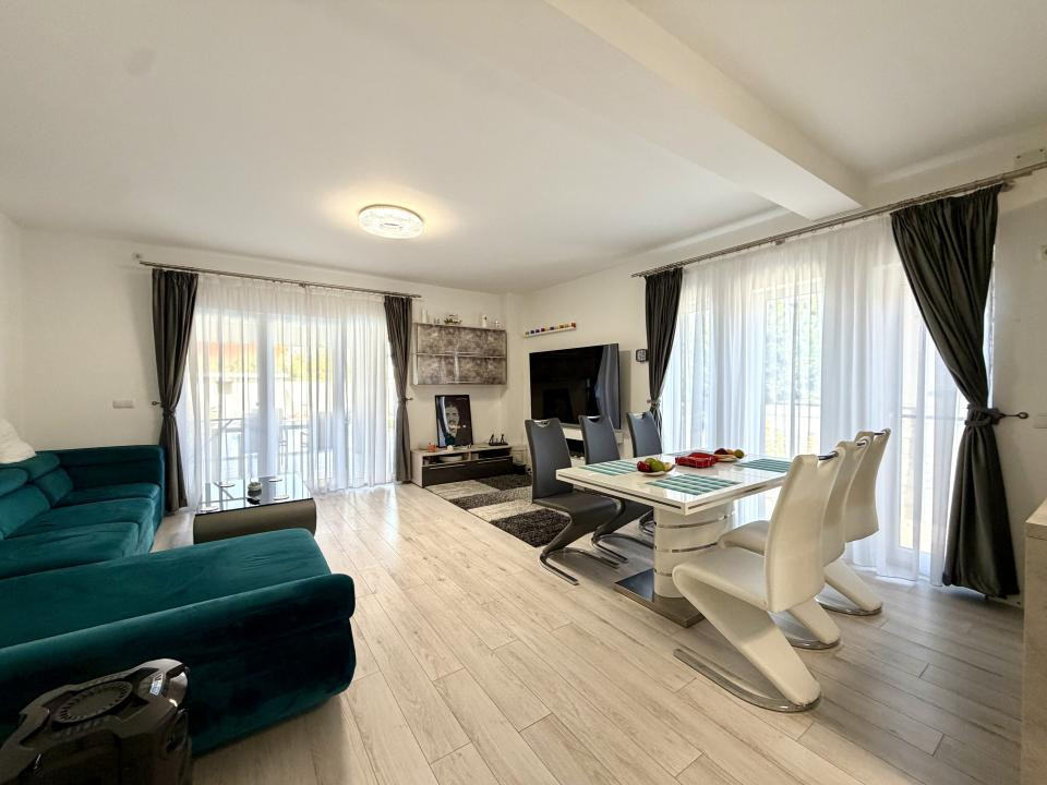 Duplex cu piscina si sala fitness, 4 camere, 113 mp utili - Dumbravita