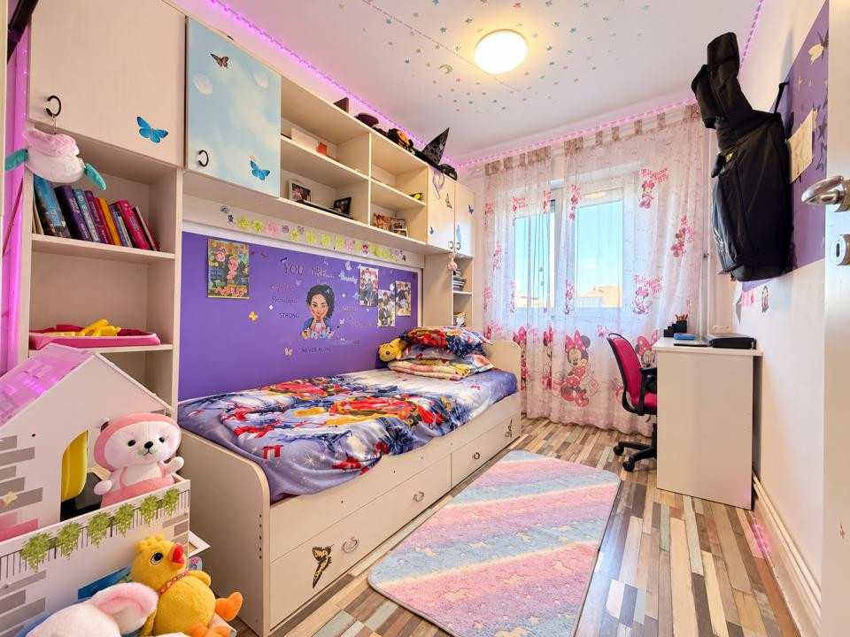 Apartament 3 camere, 48mp utili, etaj 3, centrala proprie-Piata Doina