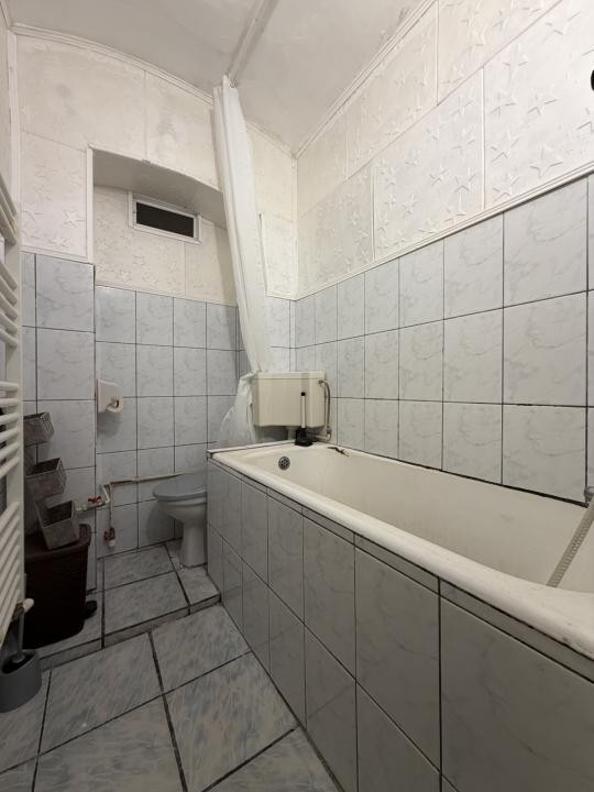 Apartament 3 camere, 48mp utili, etaj 3, centrala proprie-Piata Doina