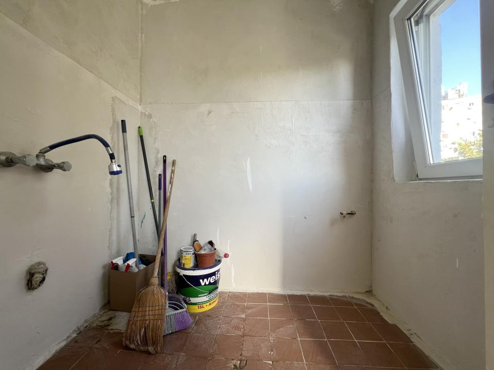Apartament 1 camera, 22 mp, balcon, etaj 2, renovat - zona Dambovita