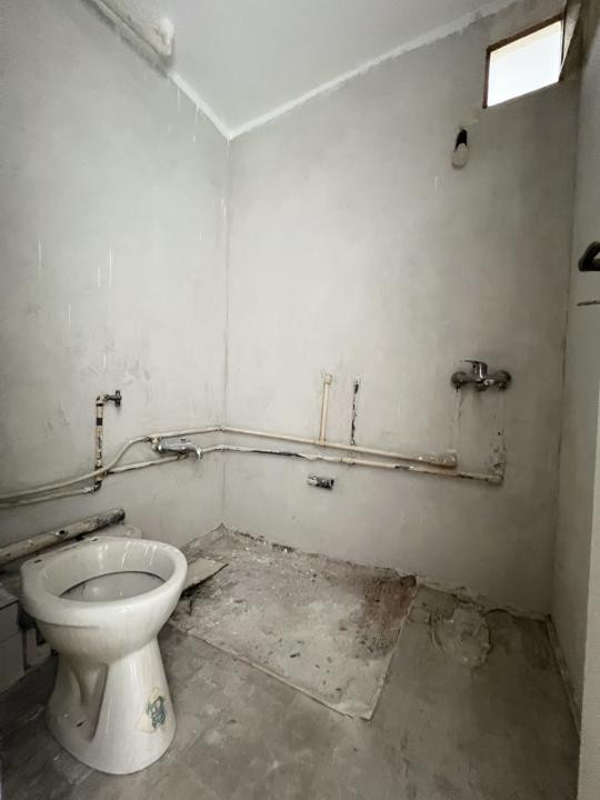 Apartament 1 camera, 22 mp, balcon, etaj 2, renovat - zona Dambovita