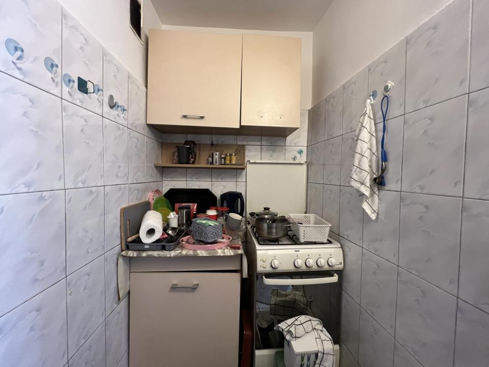 Garsoniera, mobilata si utilata, 20 mp utili, etaj 4 - zona Blascovici