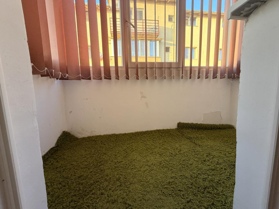 Apartament 3 camere, semidecomandat, 55 mp utili, mobilat, etaj 3 -Girocului