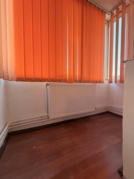 Apartament 3 camere, semidecomandat, 55 mp utili, mobilat, etaj 3 -Girocului