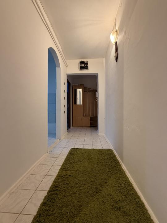 Apartament 3 camere, semidecomandat, 55 mp utili, mobilat, etaj 3 -Girocului