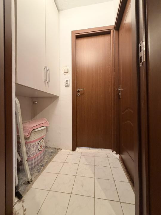 Apartament 3 camere, semidecomandat, 55 mp utili, mobilat, etaj 3 -Girocului
