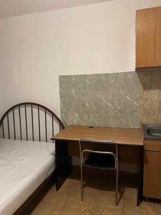 Apartament 1 camera, 17 mp utili, etaj 4 cu acoperis - Girocului