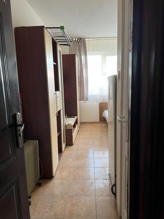 Apartament 1 camera, 17 mp utili, etaj 4 cu acoperis - Girocului