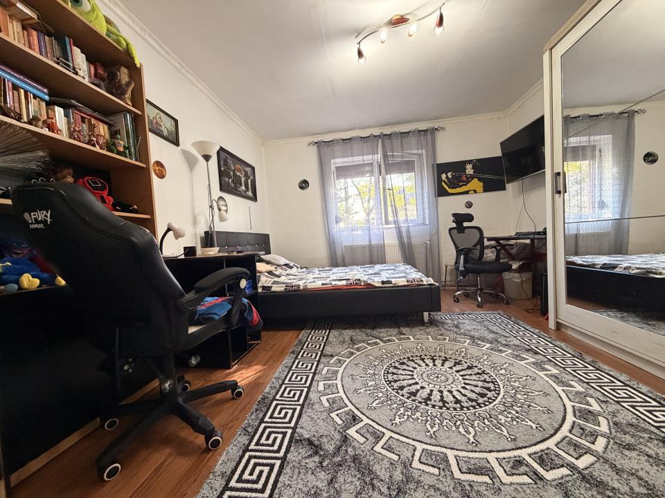 Apartament 3 camere, la casa, 178 mp utili, curte comuna, parter-Modern