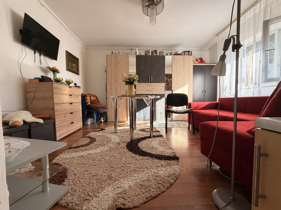 Apartament 3 camere, la casa, 178 mp utili, curte comuna, parter-Modern