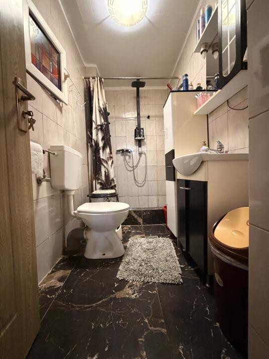 Apartament 3 camere, la casa, 178 mp utili, curte comuna, parter-Modern