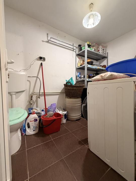 Apartament 3 camere, la casa, 178 mp utili, curte comuna, parter-Modern