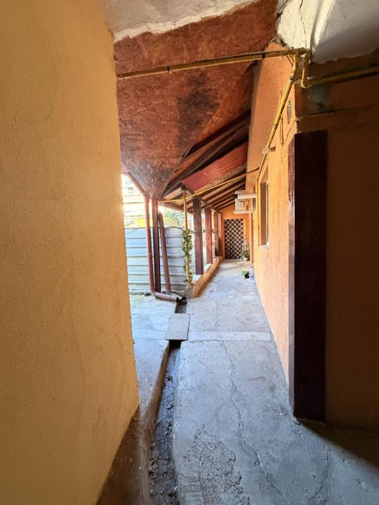 Apartament 3 camere, la casa, 178 mp utili, curte comuna, parter-Modern