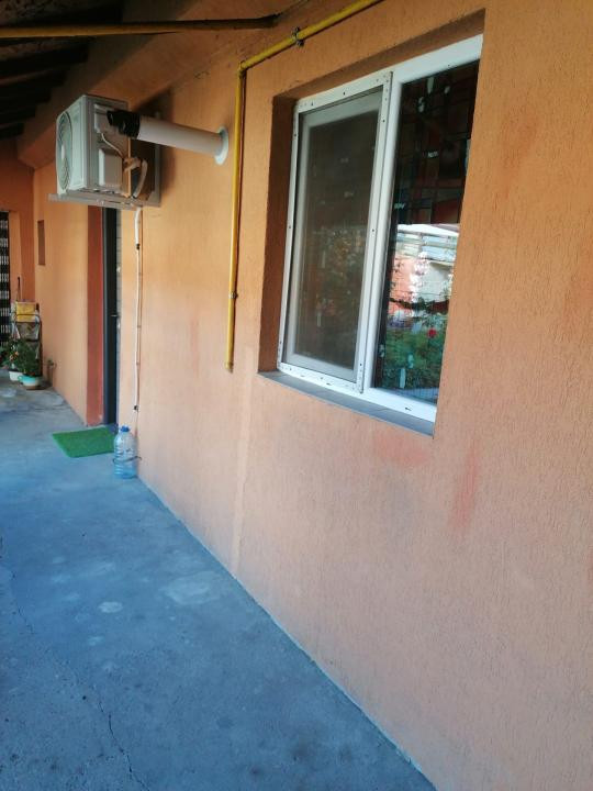 Apartament 3 camere, la casa, 178 mp utili, curte comuna, parter-Modern