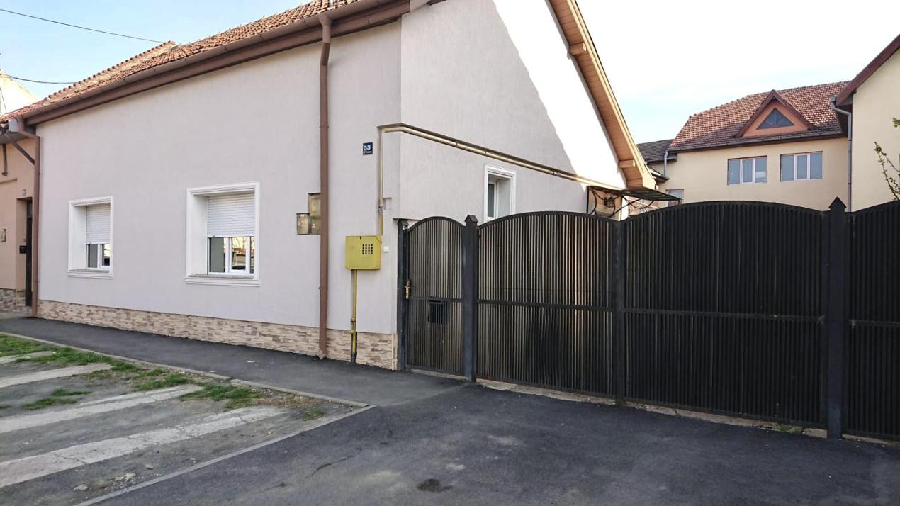Casa individuala P+E+M cu 7 camere, garaj 140mp, 1084mp teren - Timisoara