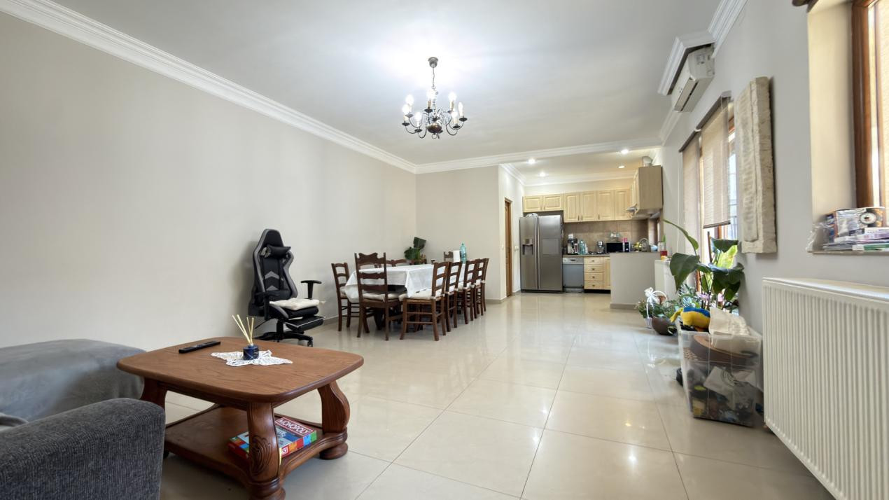 Casa individuala P+E+M cu 7 camere, garaj 140mp, 1084mp teren - Timisoara