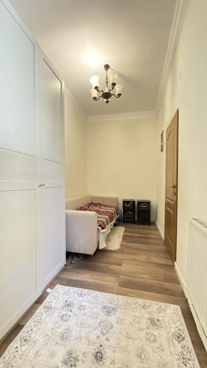 Casa individuala P+E+M cu 7 camere, garaj 140mp, 1084mp teren - Timisoara