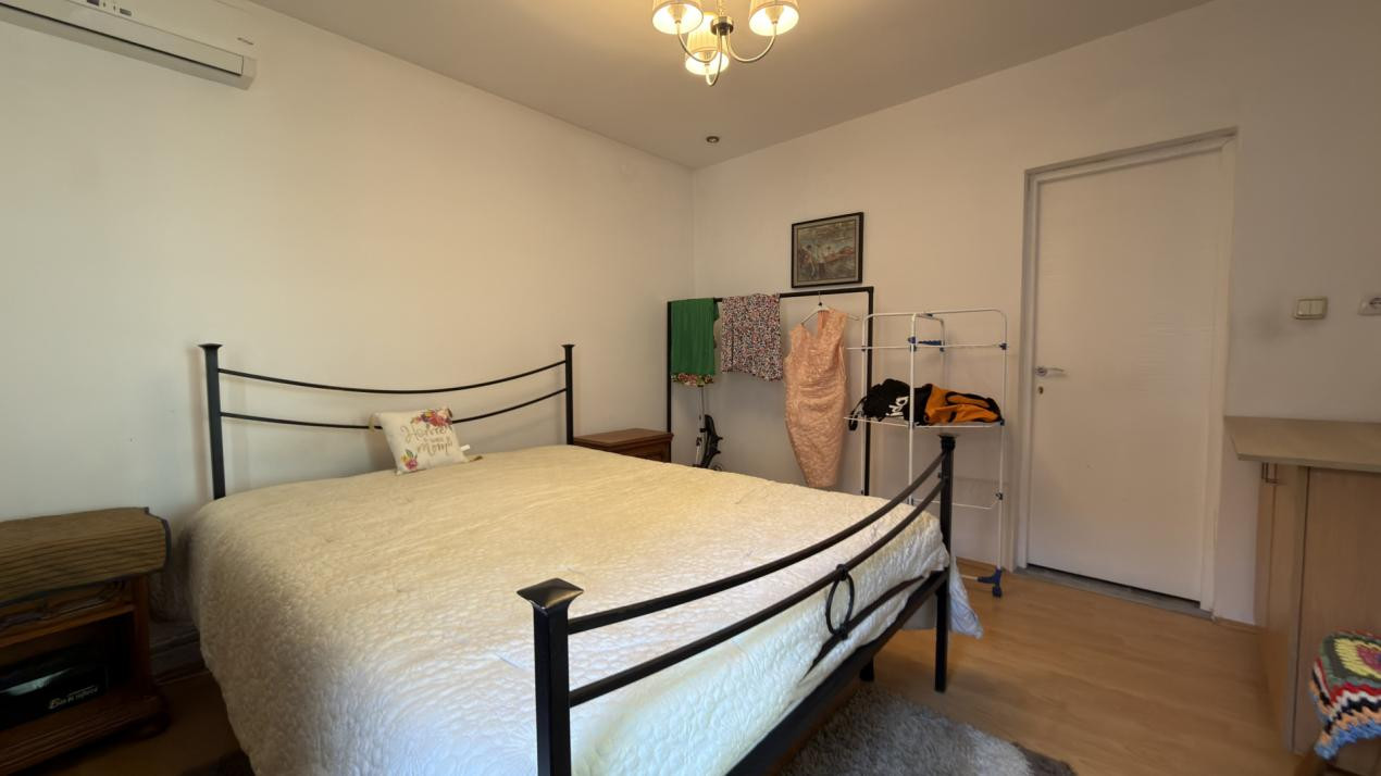 Casa individuala P+E+M cu 7 camere, garaj 140mp, 1084mp teren - Timisoara