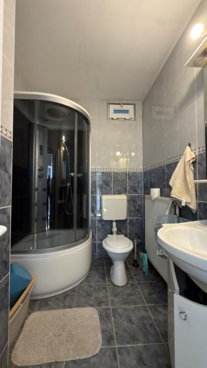 Casa individuala P+E+M cu 7 camere, garaj 140mp, 1084mp teren - Timisoara