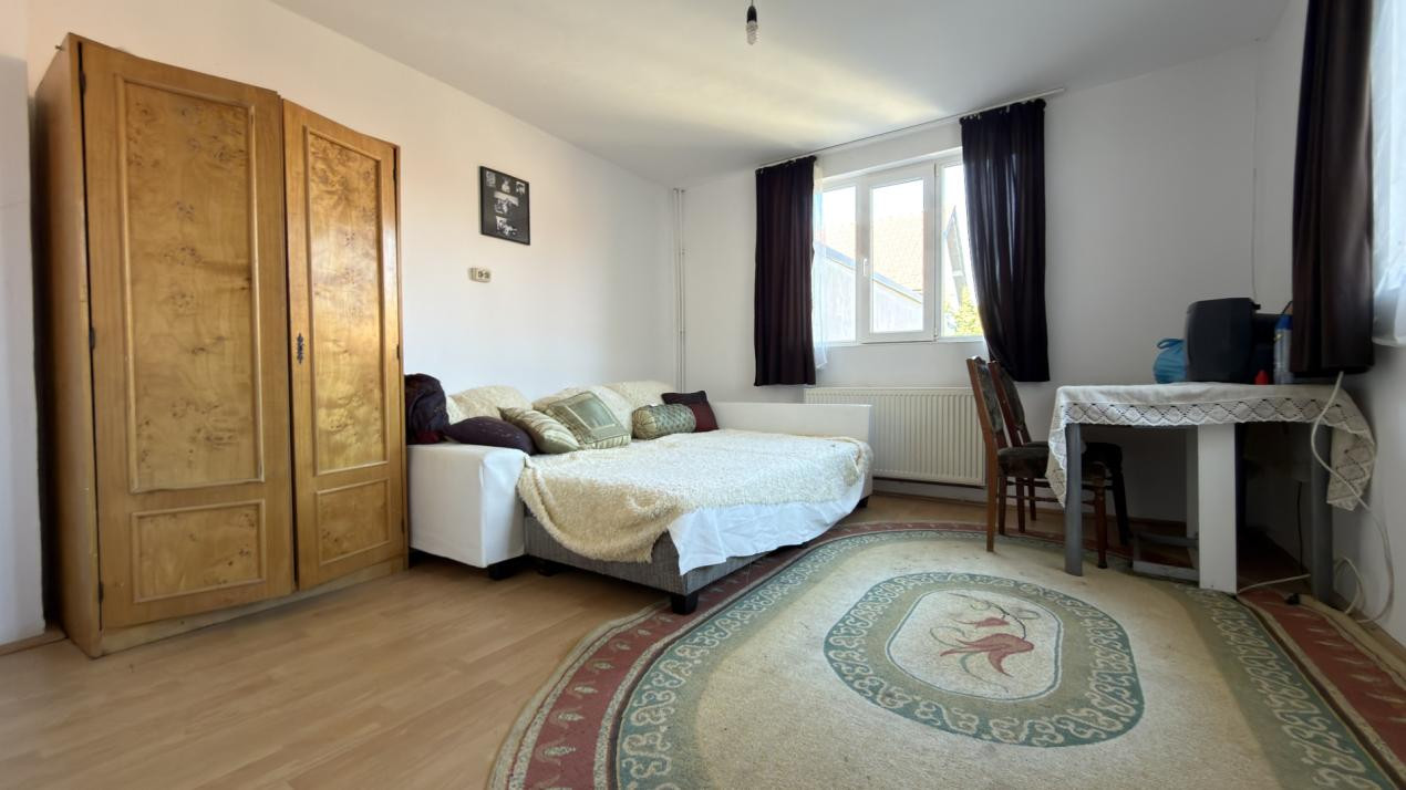 Casa individuala P+E+M cu 7 camere, garaj 140mp, 1084mp teren - Timisoara