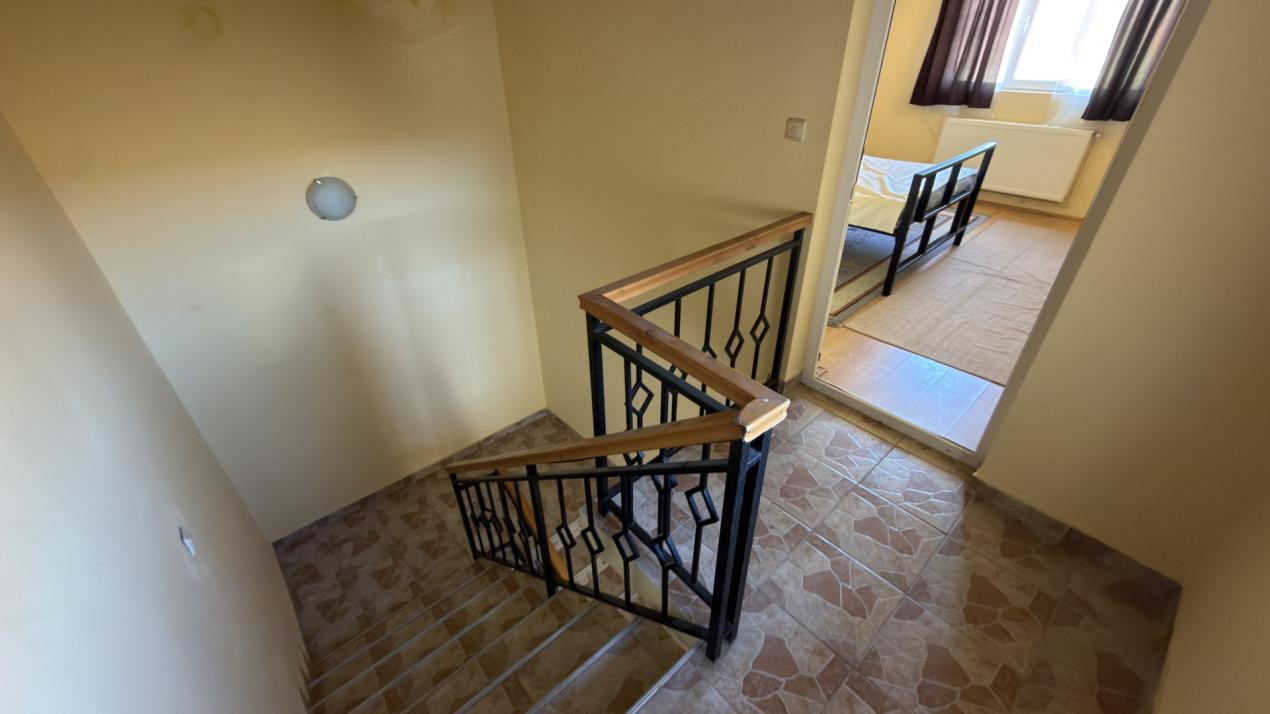 Casa individuala P+E+M cu 7 camere, garaj 140mp, 1084mp teren - Timisoara