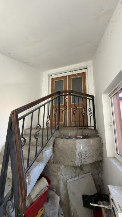 Casa individuala P+E+M cu 7 camere, garaj 140mp, 1084mp teren - Timisoara