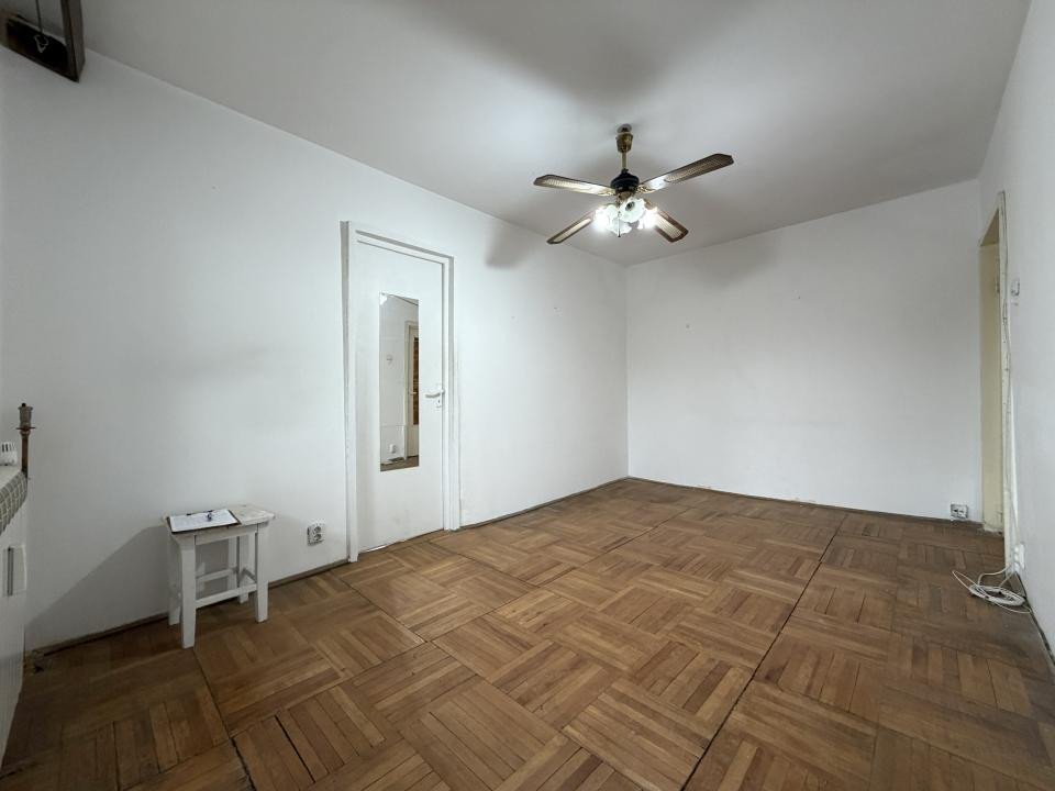 Apartament 3 camere, 44mp utili, etaj 4 - Piata Doina
