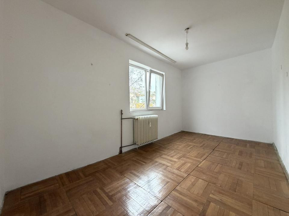 Apartament 3 camere, 44mp utili, etaj 4 - Piata Doina