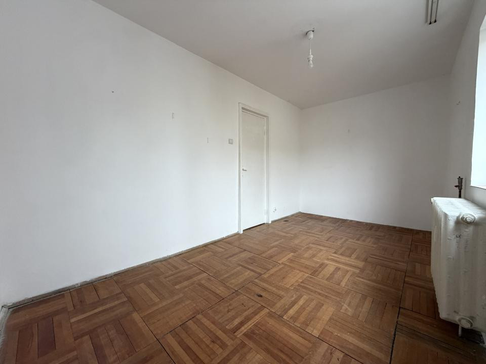 Apartament 3 camere, 44mp utili, etaj 4 - Piata Doina
