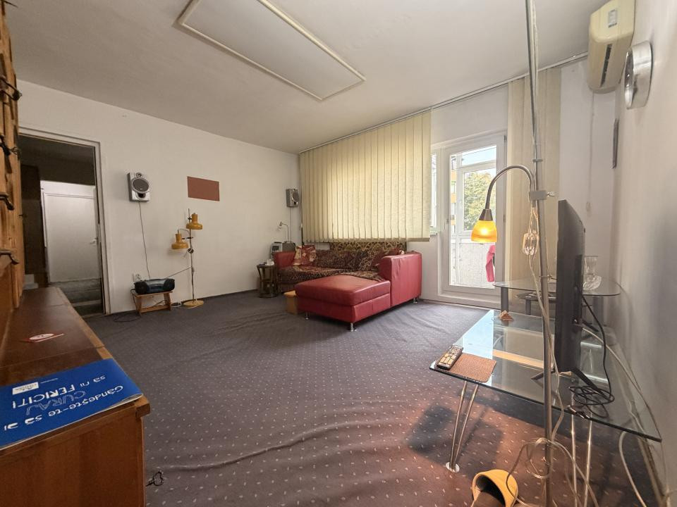 Apartament 3 camere, 72 mp utili, etaj 2, boxa înscrisă in CF - Soarelui