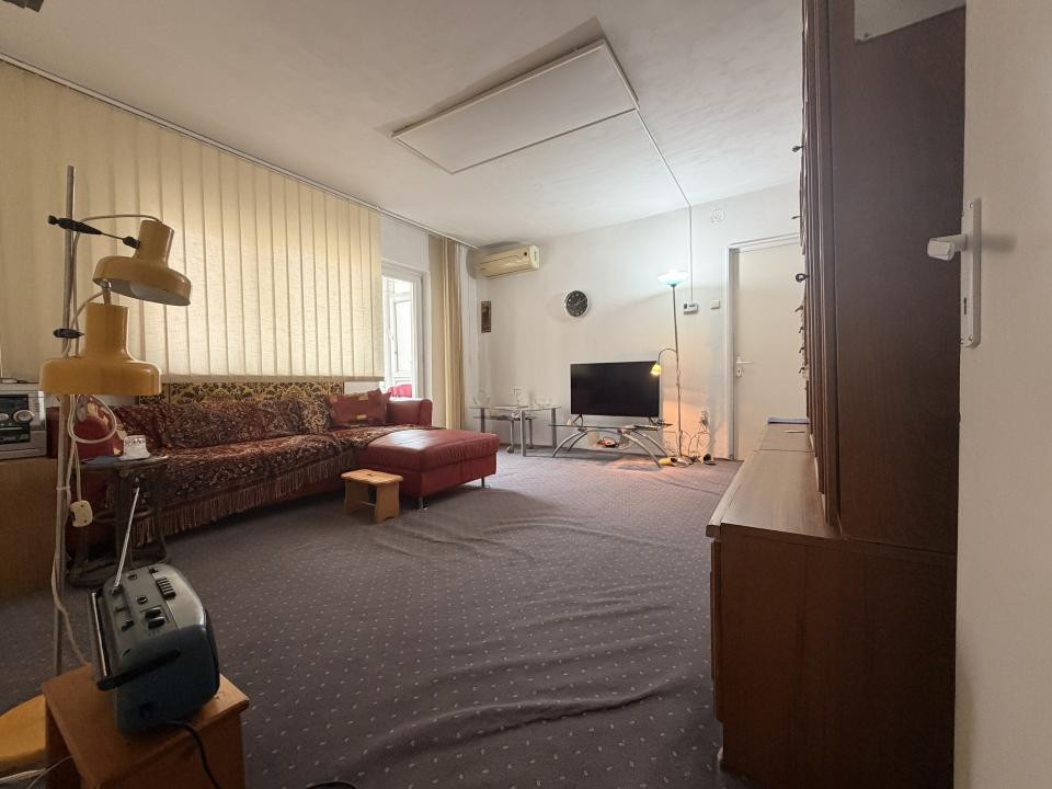 Apartament 3 camere, 72 mp utili, etaj 2, boxa înscrisă in CF - Soarelui