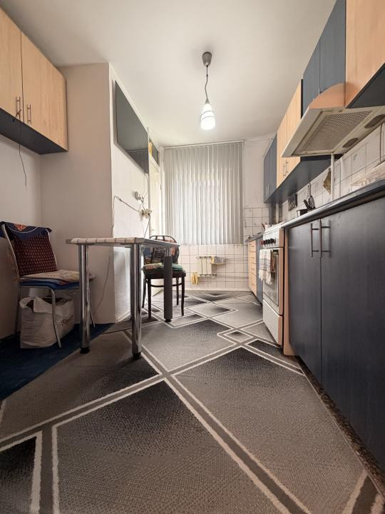 Apartament 3 camere, 72 mp utili, etaj 2, boxa înscrisă in CF - Soarelui