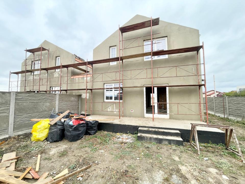 Duplex in stil nordic - 4 camere si 3 bai - Mosnita Noua