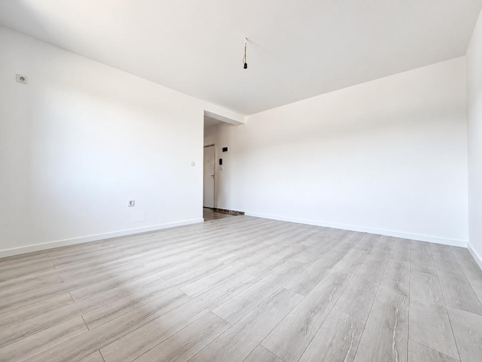 Apartament 2 camere, decomandat, 49 mp utili, etaj 2-Giroc