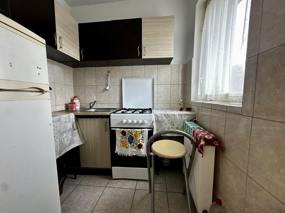 Gasoniera la etajul 1 mobilata, utilata- zona Buziasului