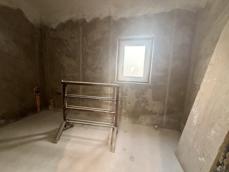 1/2 Duplex cu 4 camere - zona linistita in Giarmata Mare