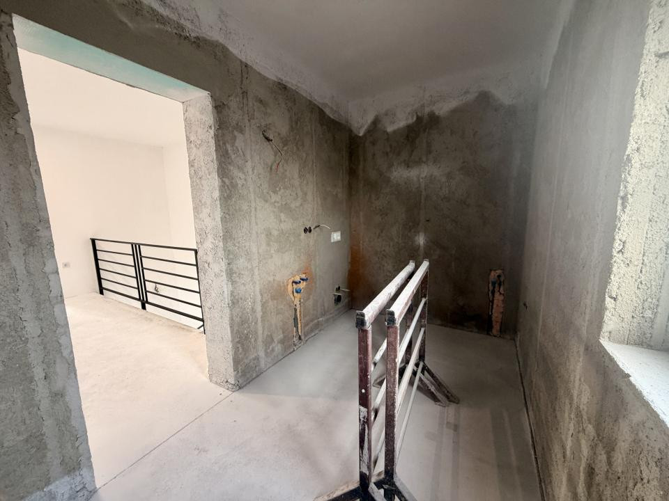1/2 Duplex cu 4 camere - zona linistita in Giarmata Mare
