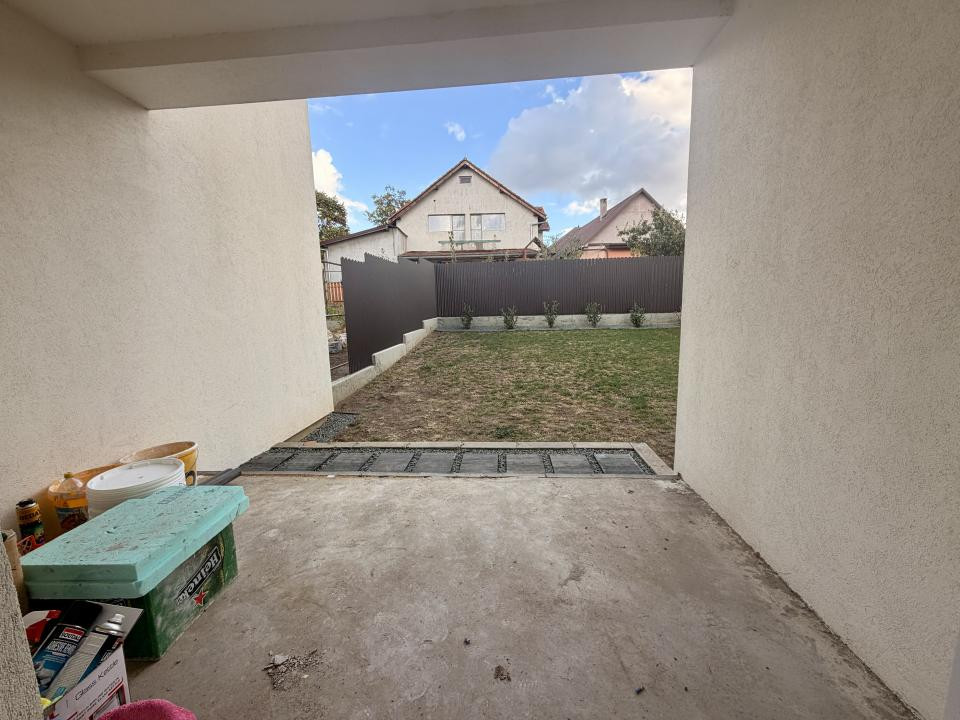 1/2 Duplex cu 4 camere - zona linistita in Giarmata Mare