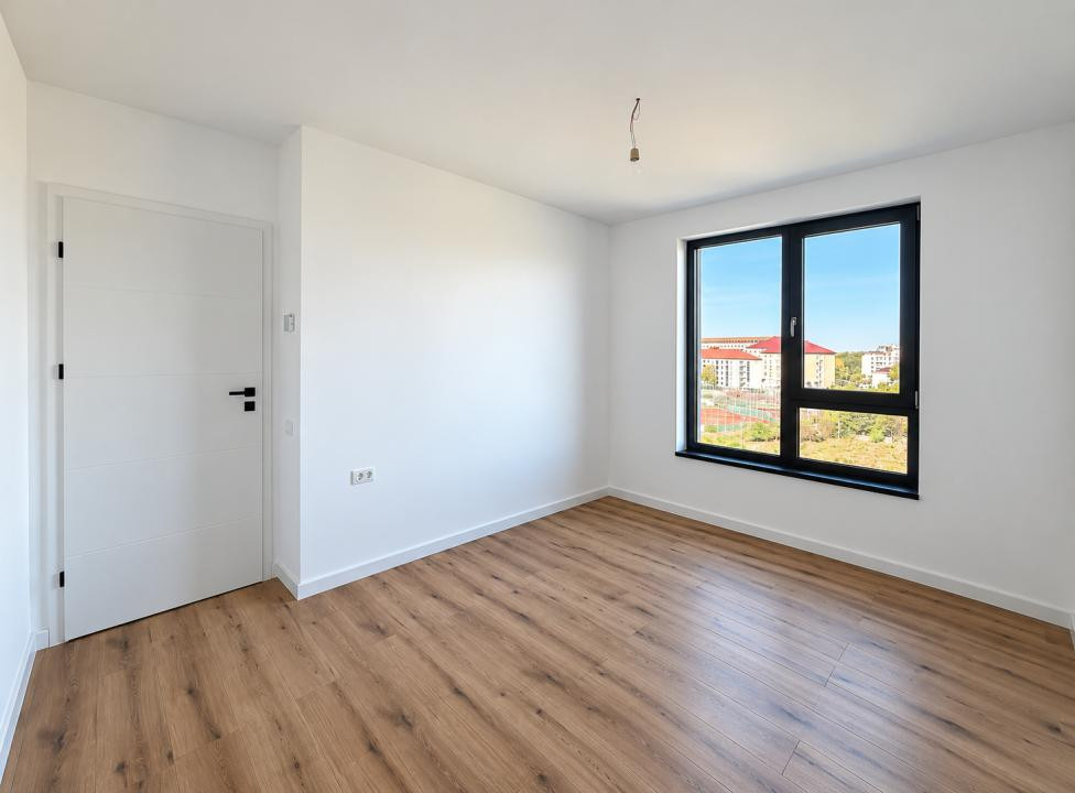 Apartament cu 3 camere, 67 utili, etaj 5, lift-Aradului