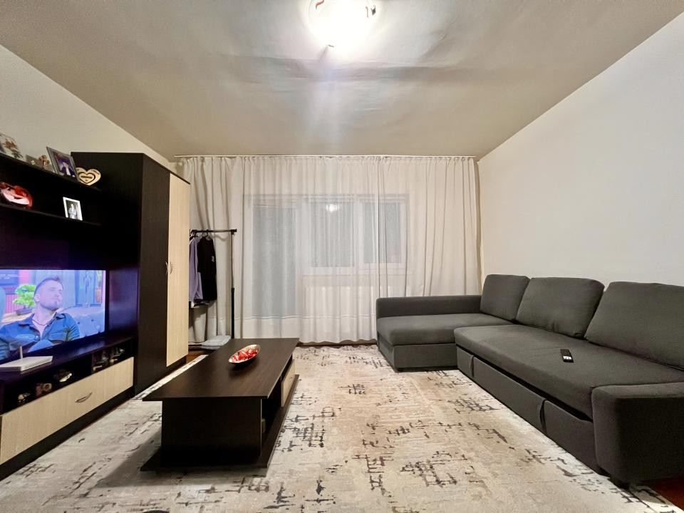 Apartament 3 camere, decomandat, 65 mp utili , etaj 2/4 -Girocului