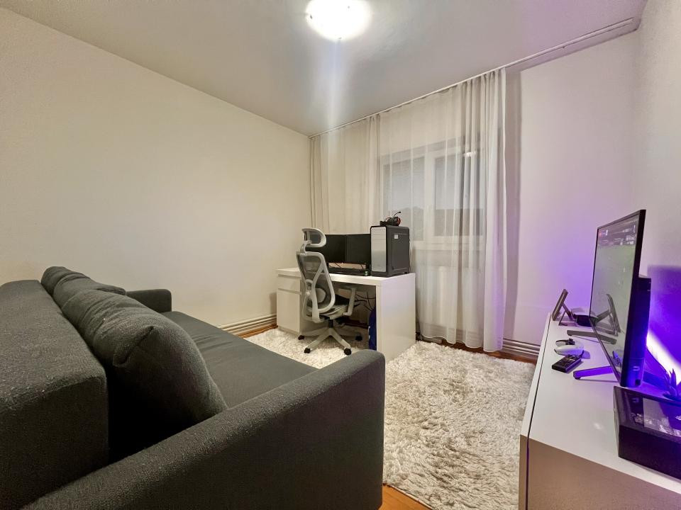 Apartament 3 camere, decomandat, 65 mp utili , etaj 2/4 -Girocului