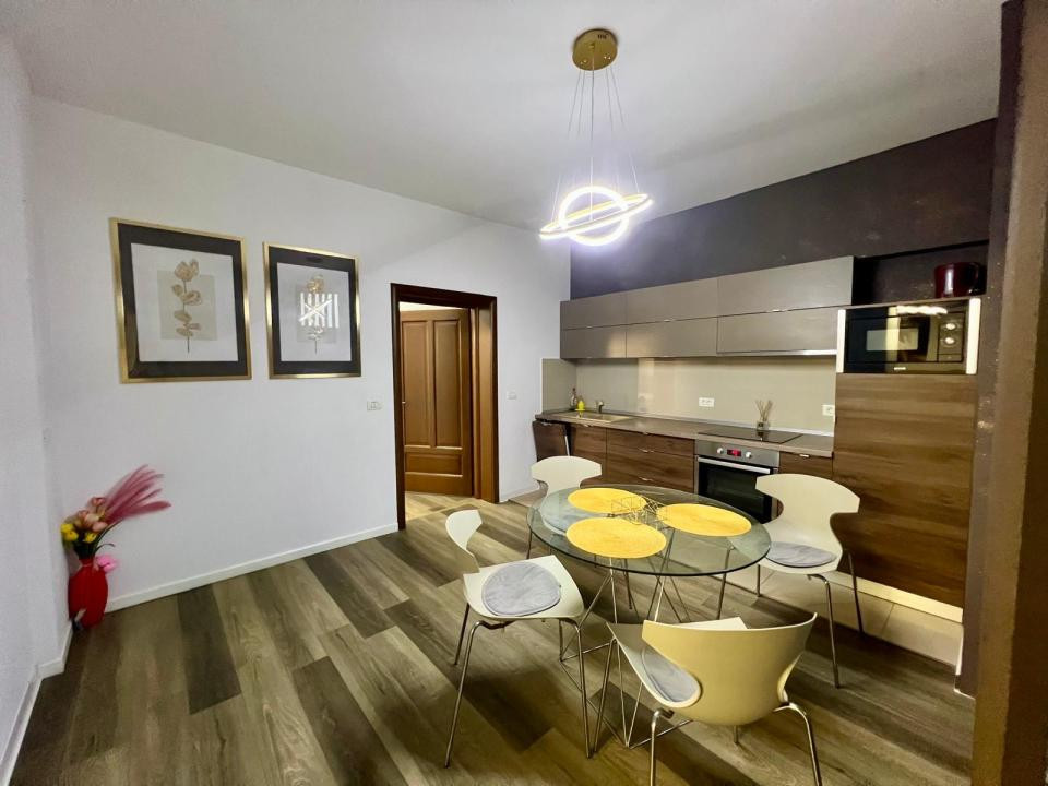 Apartament 3 camere, decomandat, 77 mp utili , parter - Zona Lipovei