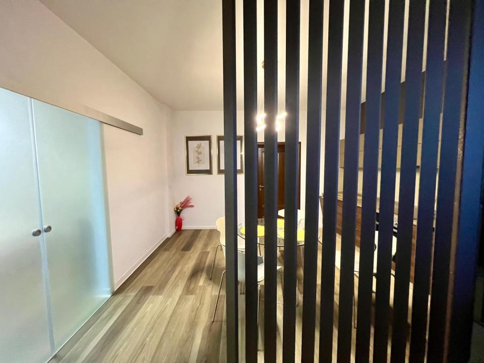 Apartament 3 camere, decomandat, 77 mp utili , parter - Zona Lipovei